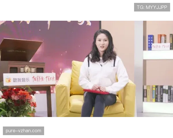 何卓佳训练完直接啃鸡腿,这自律和放纵切换得也太丝滑了 何卓佳训练完直接啃鸡腿,这自律和放纵切换得也太丝滑了